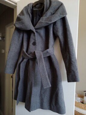 TAHARI ~ wool blend shawl runched neck coat ~ belted w/ pockets